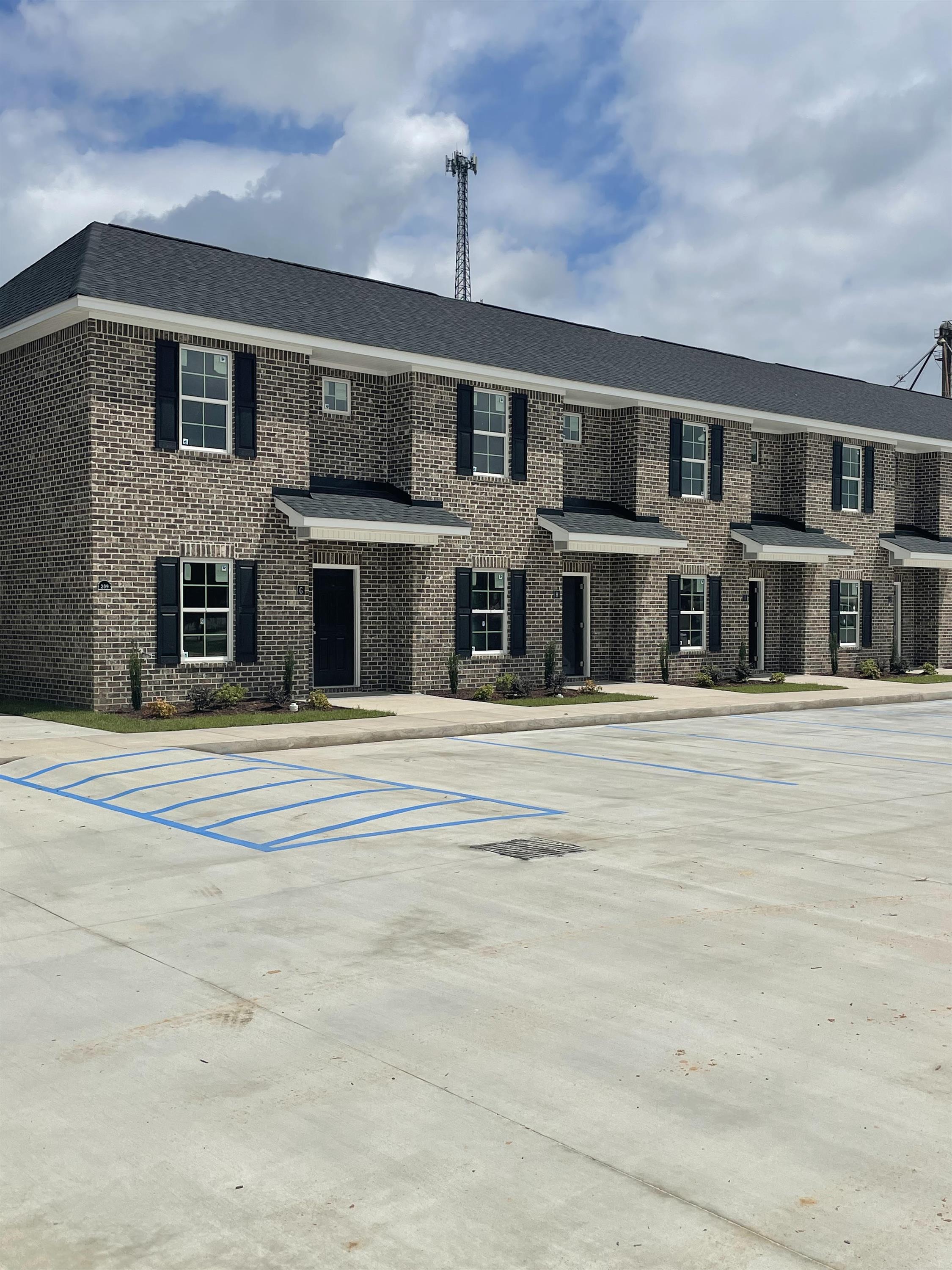 209 East Broad St - E